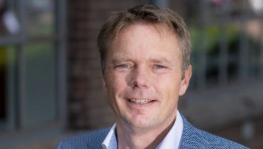 Arno Brons, docent groeiversneller.