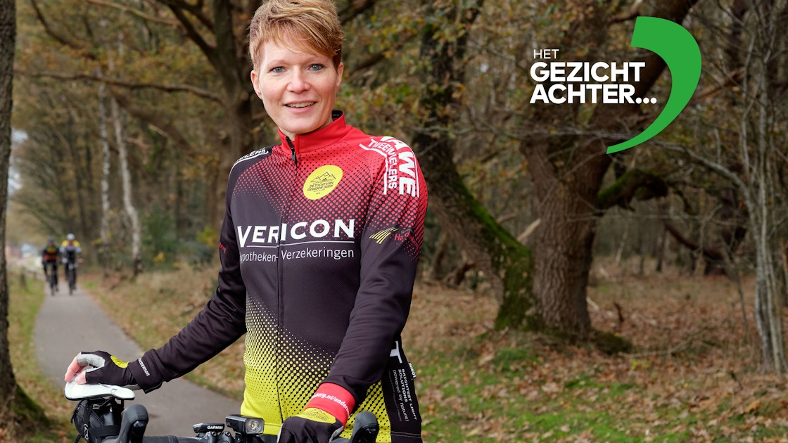  Renate Meulenkamp-Back op haar wielrenfiets